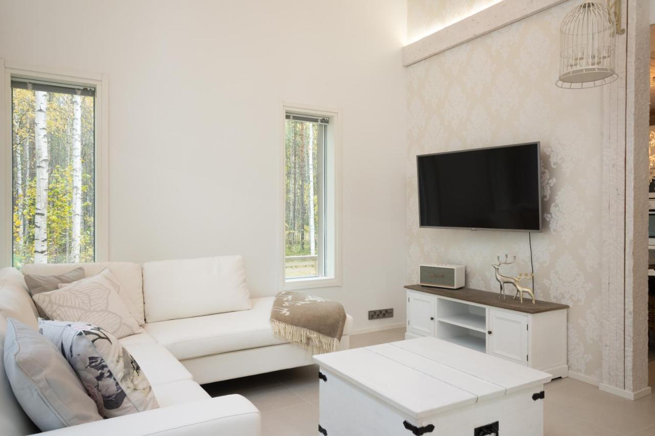 Luxurious Villa Kinos With Jacuzzi Рованиеми Экстерьер фото